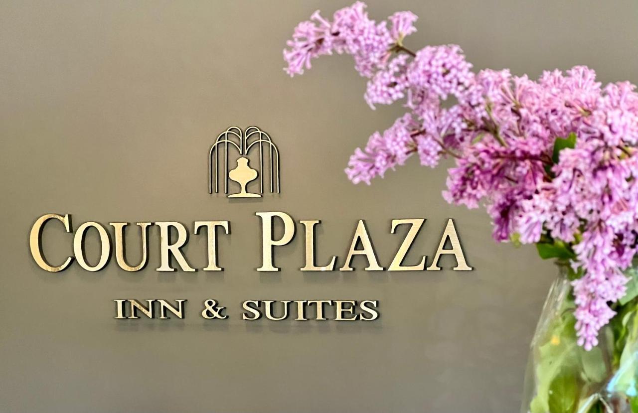 Court Plaza Inn & Suites Of Mackinaw Mackinaw Stadt Exterior foto